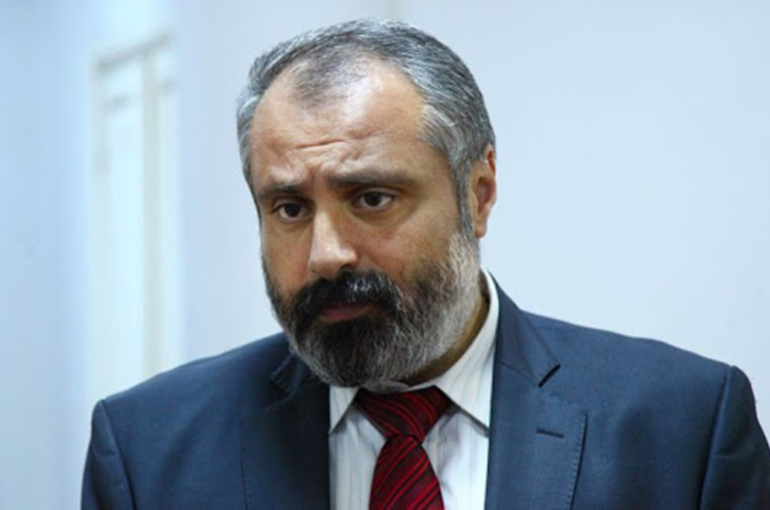 Գերիների ճակատագիրը շատ կարևոր է, չափազանց կարևոր է նաև անվտանգության հարցը, հիմա մենք երկընտրանքի առջև ենք․ Արցախի արտգործնախարարը՝ ականապատ տարածքների քարտեզներն Ադրբեջանին հանձնելու մասին Գերիների ճակատագիրը շատ կարևոր է, չափազանց կարևոր է նաև անվտանգության հարցը, հիմա մենք երկընտրանքի առջև ենք․ Արցախի արտգործնախարարը՝ ականապատ տարածքների քարտեզներն Ադրբեջանին հանձնելու մասին