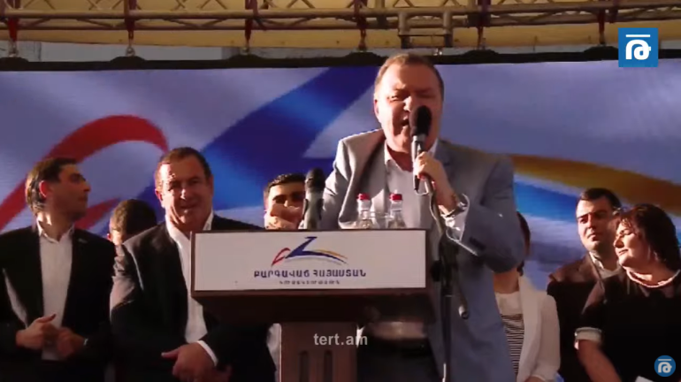 Քաղաքացիներն ասում են՝ մենք ռեկորդ ենք սահմանելու, որովհետև Ծառուկյանը եղել է մեր՝ բոլորի մեջքին, մենք էլ իրա մեջքին ենք կանգնում. Միքայել Մելքումյան (տեսանյութ)