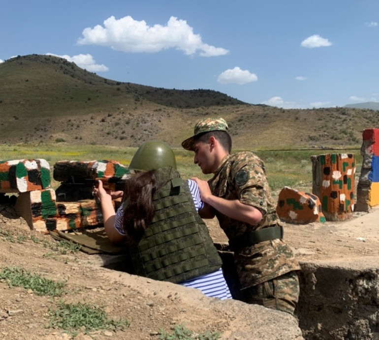 Հանրակրթական դպրոցների մի խումբ աշակերտներ այցելել են 4-րդ զորամիավորման զորամասերից մեկը