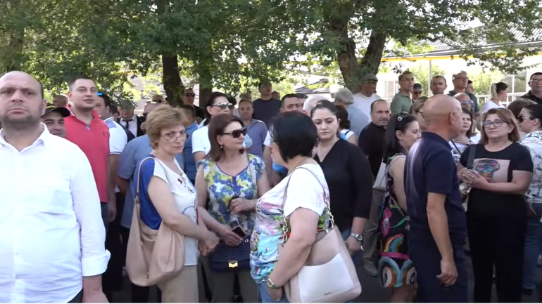 Պրոֆեսոր Արմեն Չարչյանի ձերբակալման դեմ բողոքի քննությունն ավարտվեց. դատարանի որոշումը կհրապարակվի 20:00-ին (տեսանյութ) Պրոֆեսոր Արմեն Չարչյանի ձերբակալման դեմ բողոքի քննությունն ավարտվեց. դատարանի որոշումը կհրապարակվի 20:00-ին (տեսանյութ)
