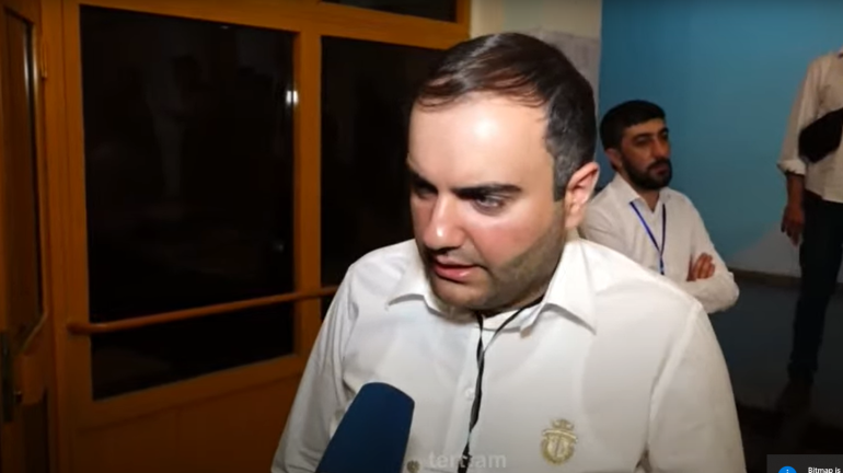 Դանիել Իոաննիսյանը պոկել է 9/21 տեղամասի քվեատուփի կապարակնիքը. վստահված անձ