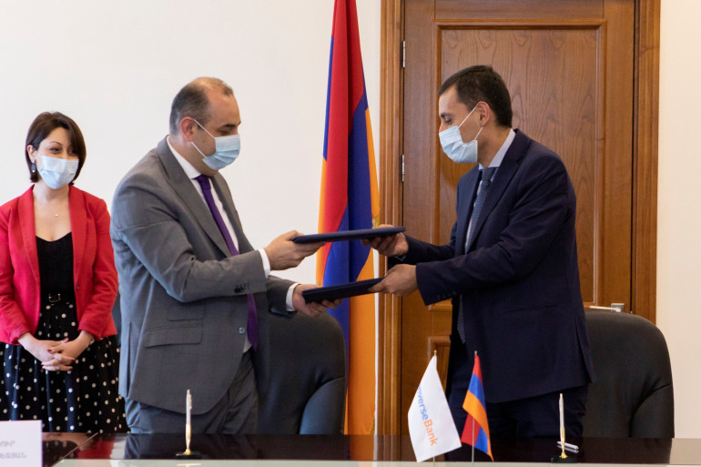 Ցանկացած հարցի խորքային լուծումը սկսվում է կրթությունից. համագործակցության հուշագիր` «Կոնվերս» բանկի և ԿԳՄՍ նախարարության միջև