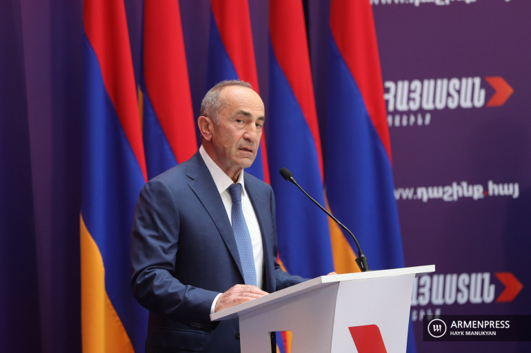 Իշխանության կարգախոսն էր, որ ապագա կա, բայց ողջ քարոզարշավի ժամանակ ապագայի մասին ոչինչ չկար. Ռոբերտ Քոչարյան Իշխանության կարգախոսն էր, որ ապագա կա, բայց ողջ քարոզարշավի ժամանակ ապագայի մասին ոչինչ չկար. Ռոբերտ Քոչարյան