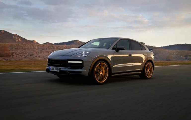 «Porsche»-ն ներկայացրել է պատմության մեջ ամենահզոր շարժիչով զինված նորագույն ամենագնացը (լուսանկարներ)
