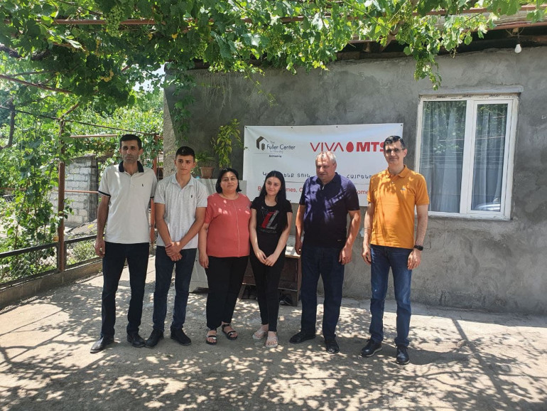 Վիվա-ՄՏՍ-ի և «Ֆուլեր տնաշինական կենտրոնի» համատեղ բնակարանաշինության ընթացիկ տարվա ծրագրի թիրախային խմբում են ներառվել պատերազմի հետևանքով տնազուրկ դարձած ընտանիքները