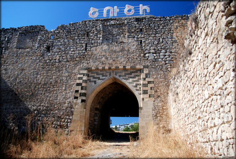 Ադրբեջանում դիվանագիտական ​​կորպուսի և միջազգային կազմակերպությունների շուրջ 50 ներկայացուցիչ մեկնել է Վարանդա (Ֆիզուլի) և Շուշի