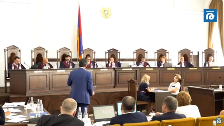 Պետք է վկայի կարգավիճակով հրավիրել ԳՇ պետին՝ պարզելու՝ իսկապես 10 993 զինծառայող է մասնակցել քվեարկությանը, այդ ցուցակի վերաբերյալ մի շարք հանգամանքներ պետք է պատշաճ քննության առարկա դառնան.Վարդևանյան