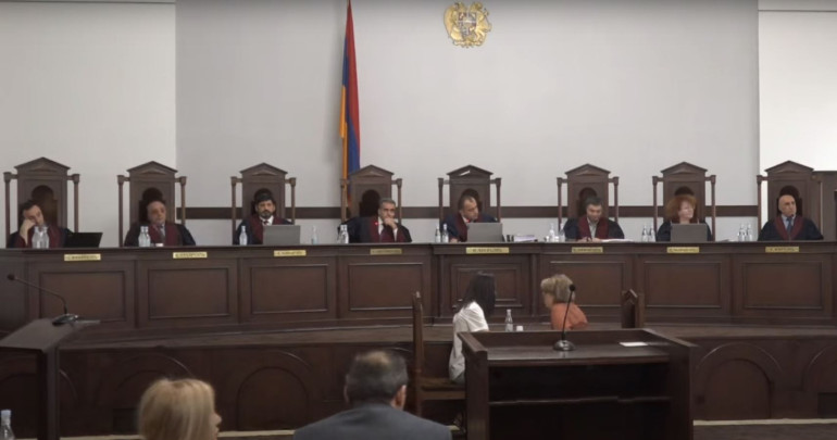 Ավարտեք բանավեճը, դատավարությունը կարող է վերածվել ֆարսի. Բանավեճ ՍԴ-ում դատավորների միջև