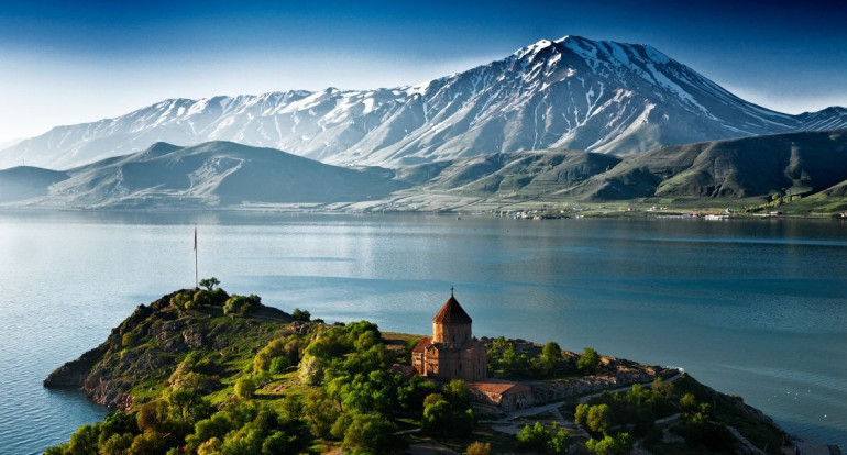 Սևանում սկսել է գործել 3 հանրային լողափ