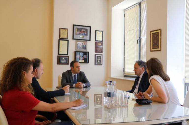 Ֆրանսիայի հայկական կազմակերպությունները համակարգող խորհուրդը կլինի հայկական պետության կողքին. Արա Թորանյան