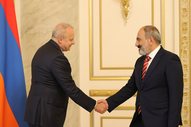 Փաշինյանն ընդունել է ՀՀ-ում ՌԴ դեսպանին․ անդրադարձ է եղել նաև տարածաշրջանում տեղի ունեցող զարգացումներին և երկուստեք հետաքրքրության այլ հարցերի