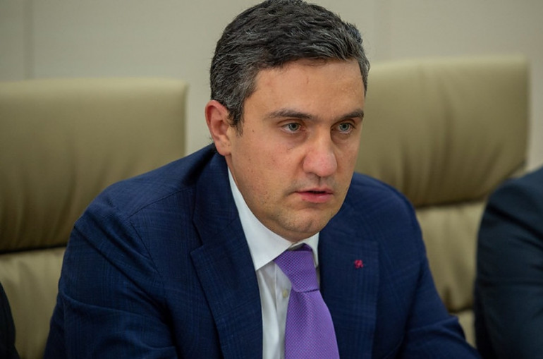 Որևէ մասնագետ չի ցանկացել իր անունը կապել պետական դավաճանության հետ, նախընտրել են մեկին, ում համար «հայրենիք» հասկացողություն չկա․ Ղազինյանը՝ Գրիգորյանի՝ ԱԳ նախարարի պաշտոնում հնարավոր նշանակման մասին