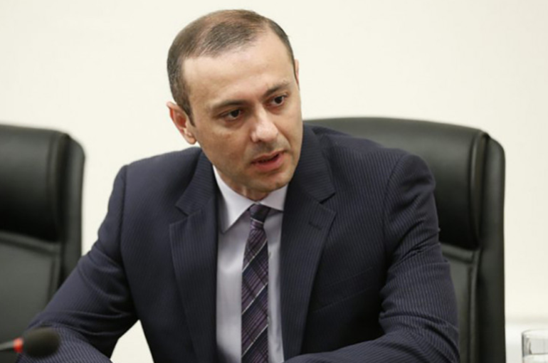Արմեն Գրիգորյանը նշանակվել է ԱԳ նախարարի 1-ին տեղակալ

 