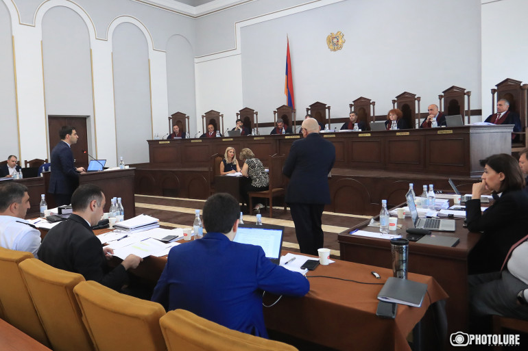 ՍԴ-ն գնաց խորհրդակցական սենյակ` ԱԺ արտահերթ ընտրությունների արդյունքները վիճարկող դիմումների վերաբերյալ որոշում կայացնելու (տեսանյութ)