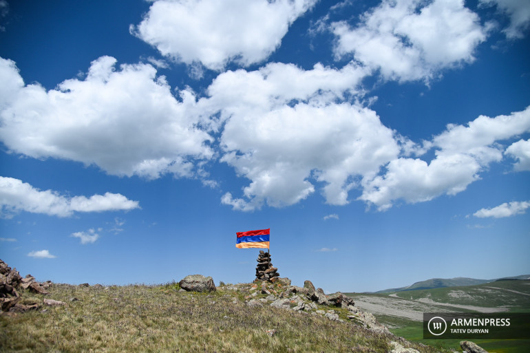 Կութ գյուղի հարևանությամբ ադրբեջանական զինված ուժերի կրակոցները ապացույց են՝ նրանց ներկայությունը ՀՀ սահմանային գյուղերի հարևանությամբ և ճանապարհներին ՀՀ բնակիչների կյանքի իրավունքի խախտում է. ՄԻՊ