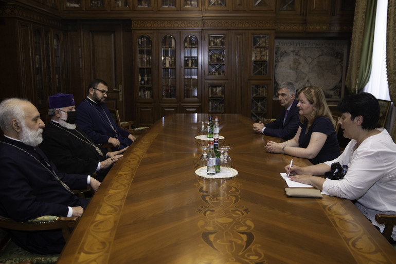 Կաթողիկոսն ընդունել է Եվրոպական խորհրդարանի պատգամավոր Նատալի Լուազոյին, անդրադարձ է եղել նաև 44-օրյա պատերազմի ծանր հետևանքներին