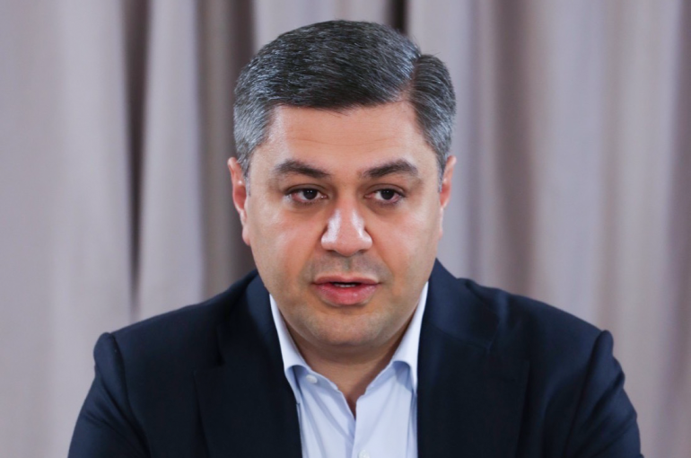 Իշխանության հետ համագործակցելու պատրաստ չենք, լինելու ենք կոշտ ընդդիմություն, բայց եթե իշխանութունը ինչ-որ մի օր բերի լավ օրինագիծ, որով կպաշտպանվի ՀՀ շահերը, մենք կողմ ենք քվեարկելու. Արթուր Վանեցյան Իշխանության հետ համագործակցելու պատրաստ չենք, լինելու ենք կոշտ ընդդիմություն, բայց եթե իշխանութունը ինչ-որ մի օր բերի լավ օրինագիծ, որով կպաշտպանվի ՀՀ շահերը, մենք կողմ ենք քվեարկելու. Արթուր Վանեցյան