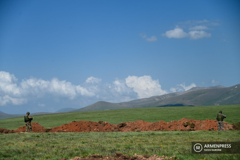 Hraparak: Armenian-Azerbaijani border tension ‘unlikely to escalate into large-scale war’ Hraparak: Armenian-Azerbaijani border tension ‘unlikely to escalate into large-scale war’