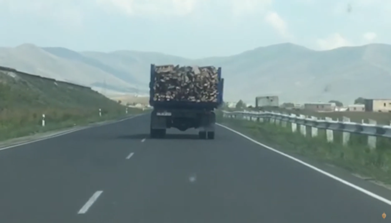 Արագածի բաժնի համայնքային ոստիկաններն ապօրինի փայտանյութ են հայտնաբերել (տեսանյութ)