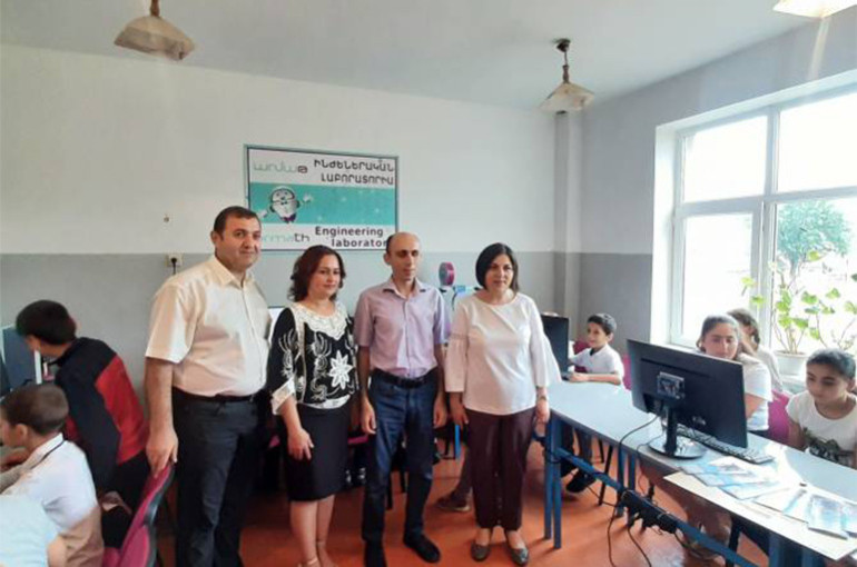 ԱՀ պետնախարար Բեգլարյանը շրջայց է կատարել Մարտակերտի շրջանում և գիշերել Վաղուհաս գյուղում