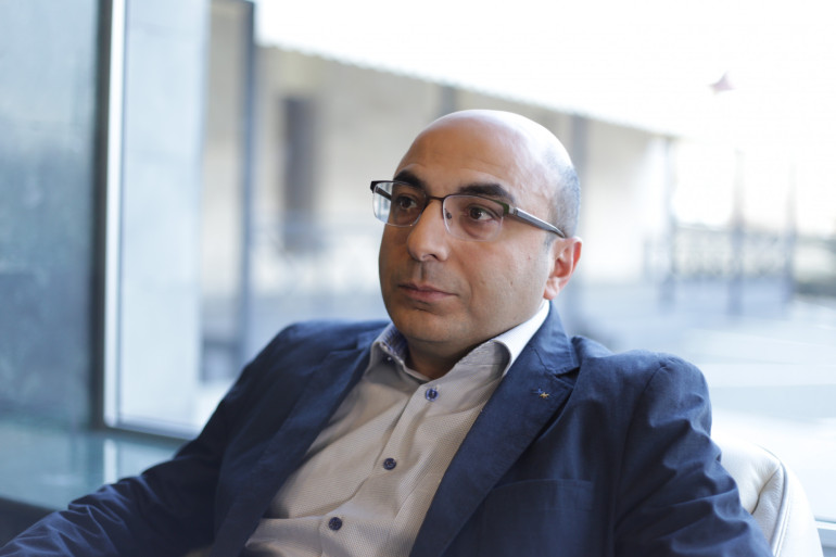 ՀՀ-ում այսօրվա փակուղուց դուրս գալու բանալին «Արժանապատիվ խաղաղության» բանաձևի մեջ է, այն միակ կոնսոլիդացիոն գաղափարն է, որը կարող է միավորել ծայրաստիճան պառակտված հասարակությանը. Հովհաննիսյան ՀՀ-ում այսօրվա փակուղուց դուրս գալու բանալին «Արժանապատիվ խաղաղության» բանաձևի մեջ է, այն միակ կոնսոլիդացիոն գաղափարն է, որը կարող է միավորել ծայրաստիճան պառակտված հասարակությանը. Հովհաննիսյան