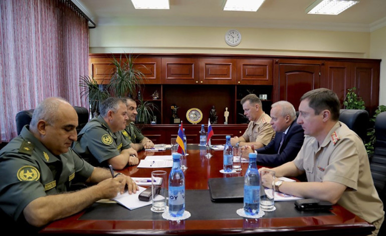 ԶՈՒ ԳՇ պետն ընդունել է Սերգեյ Կոպիրկինին