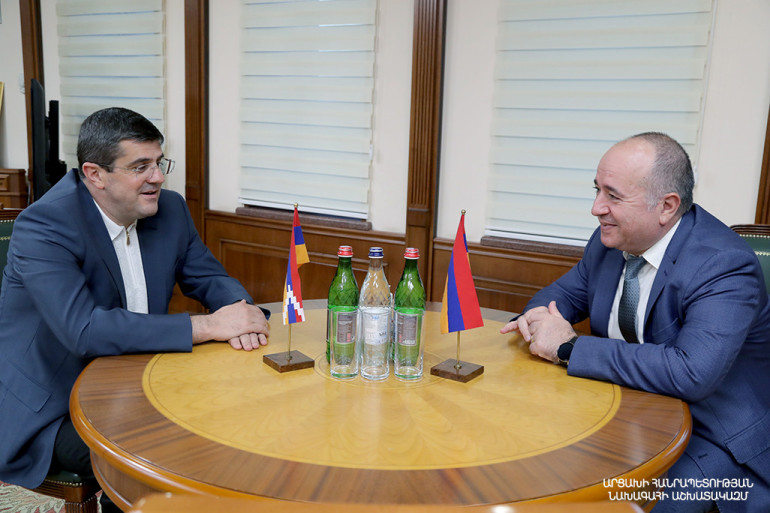 Արշակ Կարապետյանն ու Արայիկ Հարությունյանը քննարկել են իրադրությունն շփման գոտում, Արցախում ռուսական խաղաղապահ զորախմբի առաքելության ընթացքը