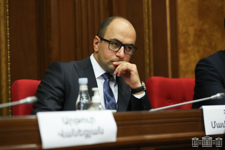 «Պատիվ ունեմ» և «Հայաստան» խմբակցություններն առաջարկեցին ԱԺ-ում ստեղծել Արցախի հարցերով մշտական հանձնաժողով (տեսանյութ) «Պատիվ ունեմ» և «Հայաստան» խմբակցություններն առաջարկեցին ԱԺ-ում ստեղծել Արցախի հարցերով մշտական հանձնաժողով (տեսանյութ)