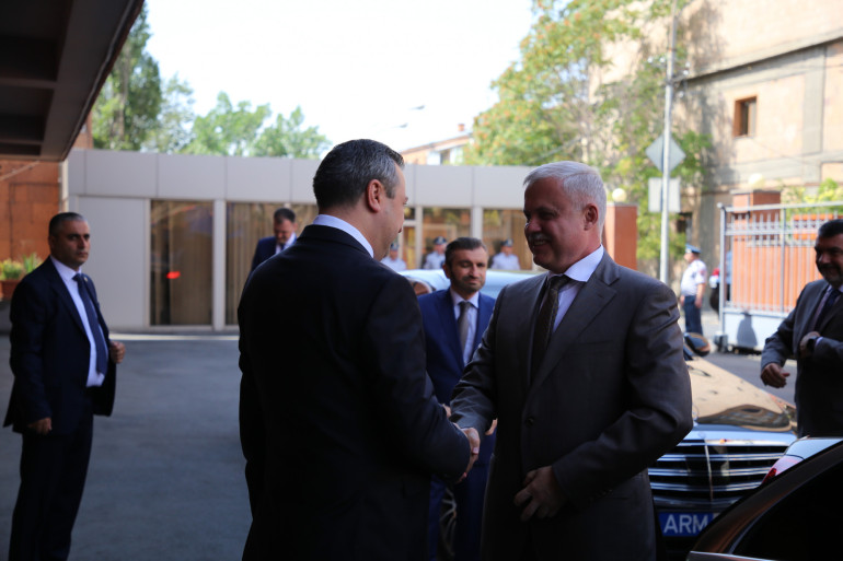 ՀԱՊԿ գլխավոր քարտուղարն ԱԽ գրասենյակի ղեկավարի հետ քննարկել է հայ-ադրբեջանական սահմանին տիրող իրավիճակը