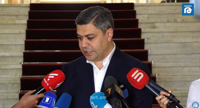 Ադրբեջանում  դատապարտված ռազմագերիների  հարազատները բողոքի ակցիա են  իրականացնում  կառավարության դիմաց