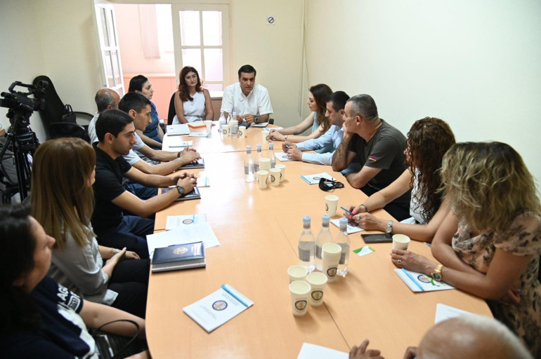 Պետք է աջակցել ՀԿ-ների կարողությունների զարգացմանը. Պաշտպանի ու ՄԱԿ-ի Բնակչության հիմնադրամի հայաստանյան գրասենյակի տնօրենի քննարկումը Կապանի և Գորիսի ՀԿ-ներիի հետ