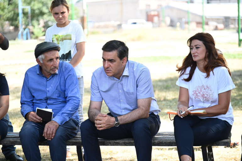 Մարդիկ չեն կարողանում վճարել վարկերը, զրկվել են հողատարածքներից ու կենդանիներից Ադրբեջանի զինված ուժերի արարքների պատճառով. ՄԻՊ-ը հանդիպել է Տեղ համայնքի բնակիչներին
