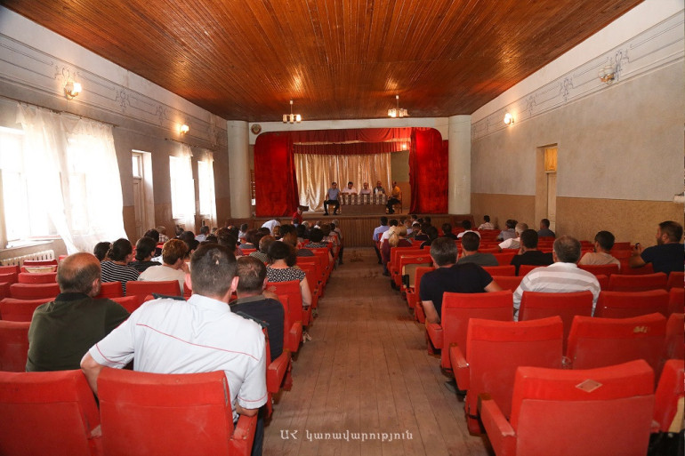 Արցախի պետական նախարար Արտակ Բեգլարյանը հանդիպումներ է ունեցել Մարտունու շրջանի մի շարք գյուղերում