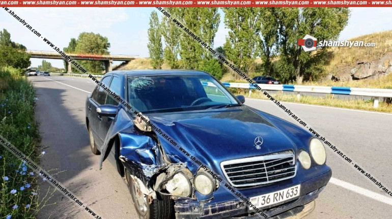 Կոտայքի մարզում բախվել են Mercedes-ն ու LADA-ն. LADA-ն հայտնվել է դաշտում․ քույր ու եղբայր երկվորյակները տեղափոխվել են հիվանդանոց․ shamshyan.com