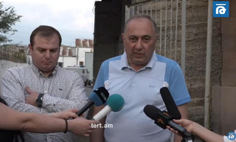 Այն երկու հիմքերը, որոնցով հարգելի դատախազը ինձ կալանք էր առաջադրում, արդեն չկան, այս գործը ոչնչի վրա է կառուցված. Արմեն Չարչյանն այցելեց կալանավայր (տեսանյութ) Այն երկու հիմքերը, որոնցով հարգելի դատախազը ինձ կալանք էր առաջադրում, արդեն չկան, այս գործը ոչնչի վրա է կառուցված. Արմեն Չարչյանն այցելեց կալանավայր (տեսանյութ)