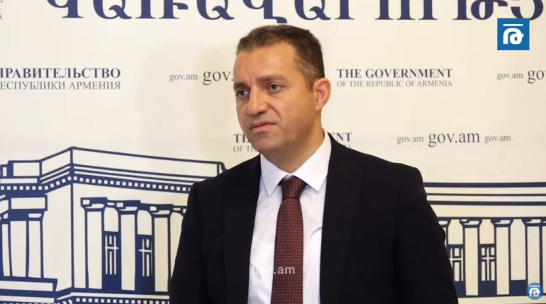 Իրանական մեքենաները ՀՀ մտնելու խնդիր չունեն, Երևան հասնելու խնդիր ունեն. այս պահին հարցը լուծվում է շրջանցող ճանապարհի միջոցով, բայց այն հարմարեցված չէ խոշոր բեռնատարների անցման համար. Քերոբյան