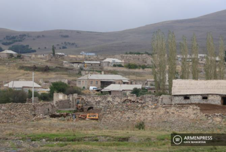 Հակառակորդը կրակել է Կութ գյուղի վրա, վնասվել են տների տանիքները