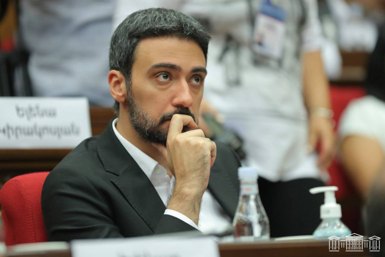 Արմեն Չարչյանի մոտ զարգացել է թոքաբորբ, ստանում է 100-ից ավելի ինսուլինի չափաբաժին․ Արամ Վարդևանյան Արմեն Չարչյանի մոտ զարգացել է թոքաբորբ, ստանում է 100-ից ավելի ինսուլինի չափաբաժին․ Արամ Վարդևանյան
