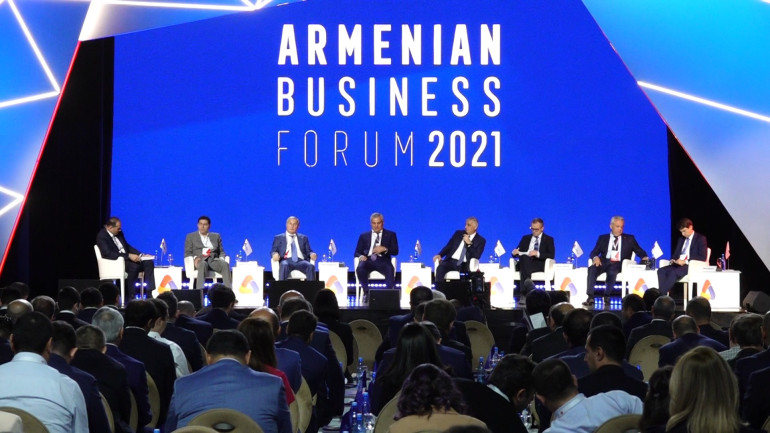 Պետք է նախ ուշադրություն դարձնել հայերենին, քանի որ ռուսերեն վատ խոսողը հայերեն էլ է վատ խոսում. Արթուր Ջանիբեկյանը՝ երևանյան բիզնես-ֆորումի պանելային քննարկմանը (տեսանյութ) Պետք է նախ ուշադրություն դարձնել հայերենին, քանի որ ռուսերեն վատ խոսողը հայերեն էլ է վատ խոսում. Արթուր Ջանիբեկյանը՝ երևանյան բիզնես-ֆորումի պանելային քննարկմանը (տեսանյութ)