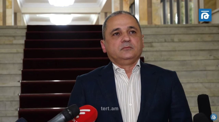 ՔՊ-ական Արմեն Խաչատրյանը Գորիսում 1 մլրդ դրամ աջակցություն է տալիս. ինչո՞ւ չի կալանավորվում. Վահե Հակոբյան (տեսանյութ) ՔՊ-ական Արմեն Խաչատրյանը Գորիսում 1 մլրդ դրամ աջակցություն է տալիս. ինչո՞ւ չի կալանավորվում. Վահե Հակոբյան (տեսանյութ)