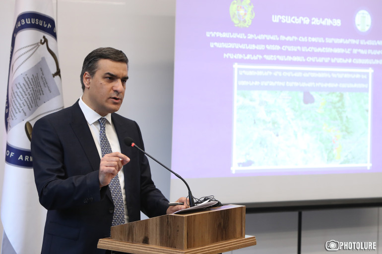 Ես որքա՞ն ասեմ, որ ես քաղաքականությամբ չեմ զբաղվում, հերիք չի՞ ձեր վախերը ցուցադրեք․ Արման Թաթոյանը ԱԽՔ-ի հայտարարության մասին (տեսանյութ) Ես որքա՞ն ասեմ, որ ես քաղաքականությամբ չեմ զբաղվում, հերիք չի՞ ձեր վախերը ցուցադրեք․ Արման Թաթոյանը ԱԽՔ-ի հայտարարության մասին (տեսանյութ)