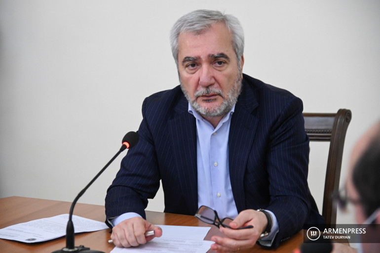 ՀՀ և հակառակորդի պաշտպանության նախարարների միջև պետք է ստեղծվի օպերատիվ կապ. Անդրանիկ Քոչարյան ՀՀ և հակառակորդի պաշտպանության նախարարների միջև պետք է ստեղծվի օպերատիվ կապ. Անդրանիկ Քոչարյան