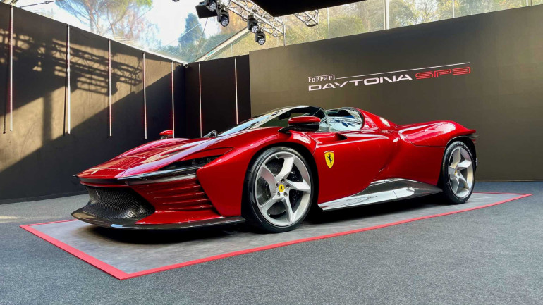 2,3 մլն դոլար. Ferrari-ն ներկայացրել է իր ամենահզոր շարժիչով մեքենան (լուսանկարներ)