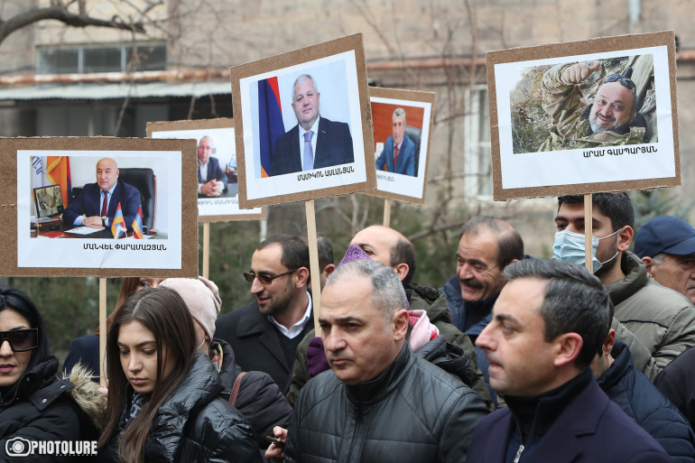 «Ազատություն քաղբանտարկյալներին»․ բողոքի ակցիաներ ԲԴԽ և Դատախազության դիմաց (տեսանյութ, լուսանկարներ)