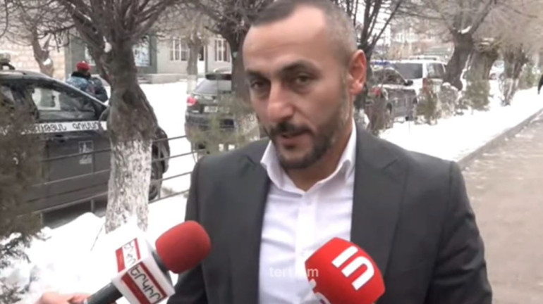 Այո, ես՝ ինքս այնպես արեցի, որ այս խեղկատակությունը տեղի չունենա վարչական շենքում․ Արամ Մելքոնյանը՝ Վարդենիսի համայնքապետի երդմնակալությունը դրսում անցկացնելու մասին Այո, ես՝ ինքս այնպես արեցի, որ այս խեղկատակությունը տեղի չունենա վարչական շենքում․ Արամ Մելքոնյանը՝ Վարդենիսի համայնքապետի երդմնակալությունը դրսում անցկացնելու մասին