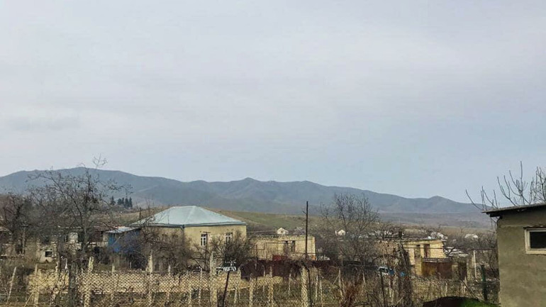 «Փառուխ գյուղում մեկի դիմաց 100 ադրբեջանցի է կանգնած, Քարագլխի մոտ 30%-ն է մերը, գյուղ տանող բոլոր մուտքերը փակ են»․ նախկին գյուղապետ
