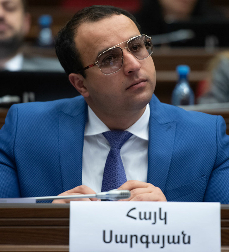 27 տարին լրացած քաղաքացիություն ստացող անձն էլ թող բարի լինի ու գա 1 ամիս ծառայի, ՀՀ-ն բոլորիս հայրենիքն է․Հայկ Սարգսյան 27 տարին լրացած քաղաքացիություն ստացող անձն էլ թող բարի լինի ու գա 1 ամիս ծառայի, ՀՀ-ն բոլորիս հայրենիքն է․Հայկ Սարգսյան