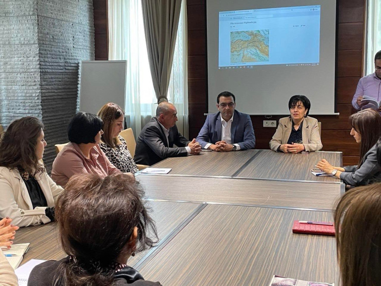 Genesis Armenia-ի նախաձեռնությամբ Ստեփանակերտում մեկնարկել է Արցախի պատմության ուսուցիչների վերապատրաստման ծրագիրը