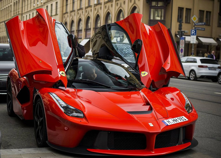 Ferrari-ին հետ է կանչում 23 555 մեքենա