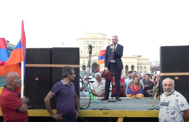 Փաշինյանը պետք է հեռանա կա’մ ինքնուրույն, կա’մ իրավական գործընթացի նախաձեռնմամբ․ տեղի ունեցավ Փաշինյանի հրաժարականի պահանջով հանրահավաքը (տեսանյութ)